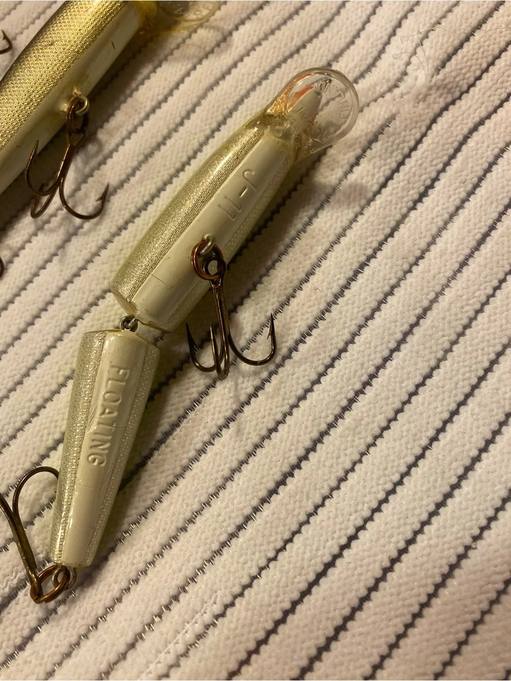 Fishing Lure Pack - Yellow and Silver Hard Bait Set